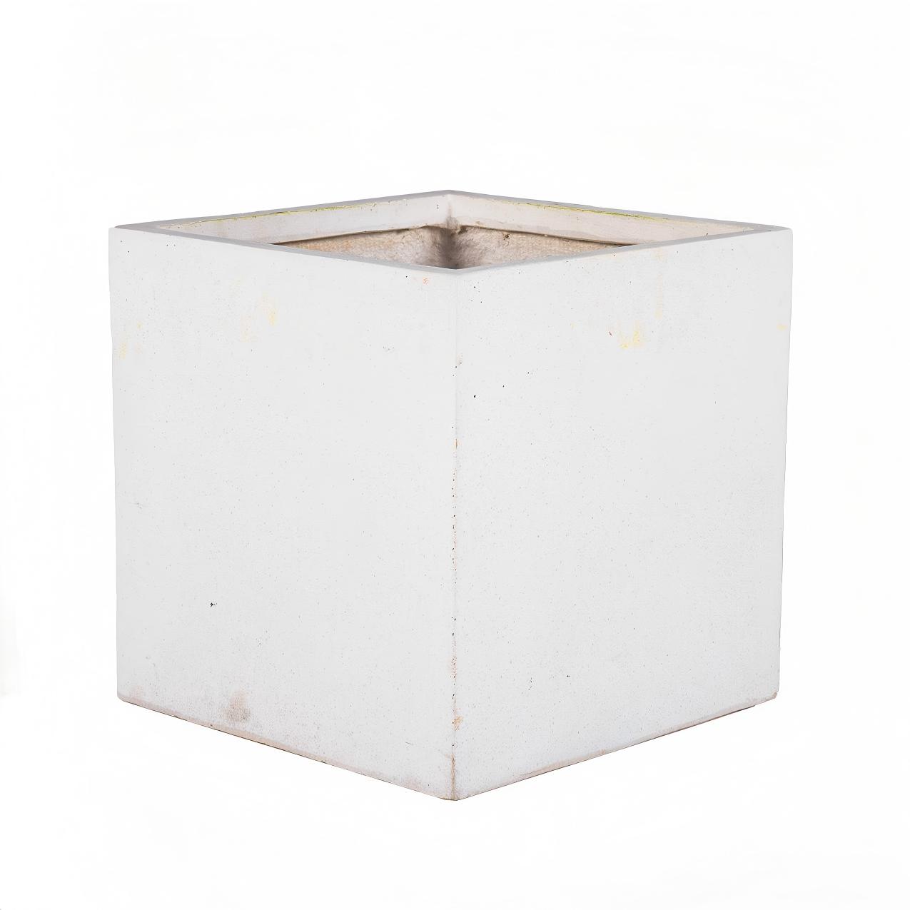 Lightweight cement pot D3